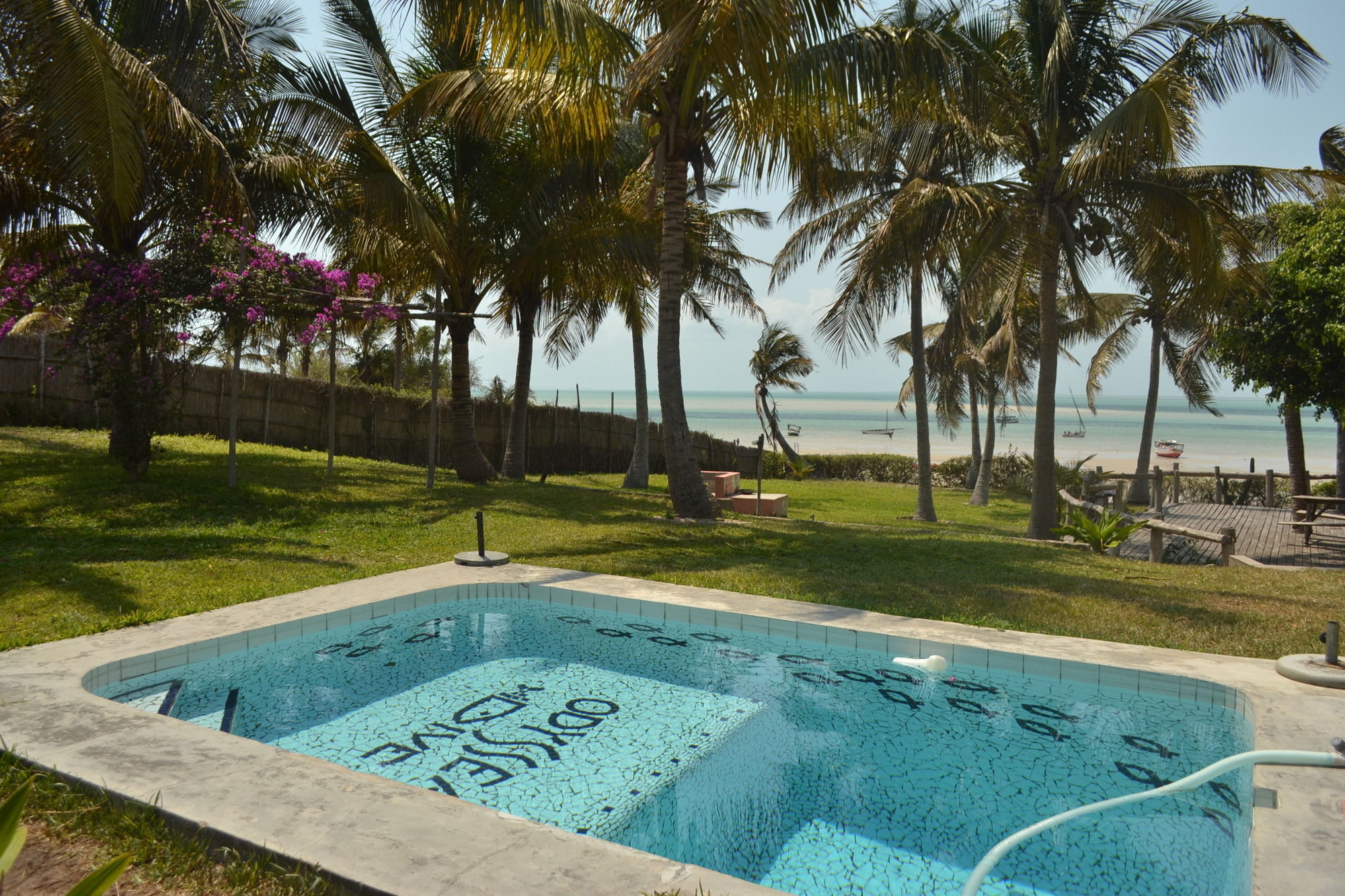 Baobab Beach Lodge And Backpackers Vilanculos Extérieur photo